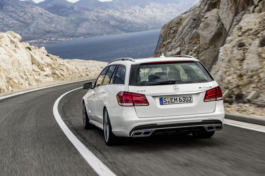  Mercedes-Benz E63 AMG Estate 2013 года  (фото 17 из 18)